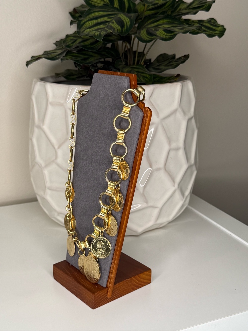 Vintage 80s 90s Gold Balboa Coin Medallion Chunky Statement Necklace Panama - Picture 3 of 10